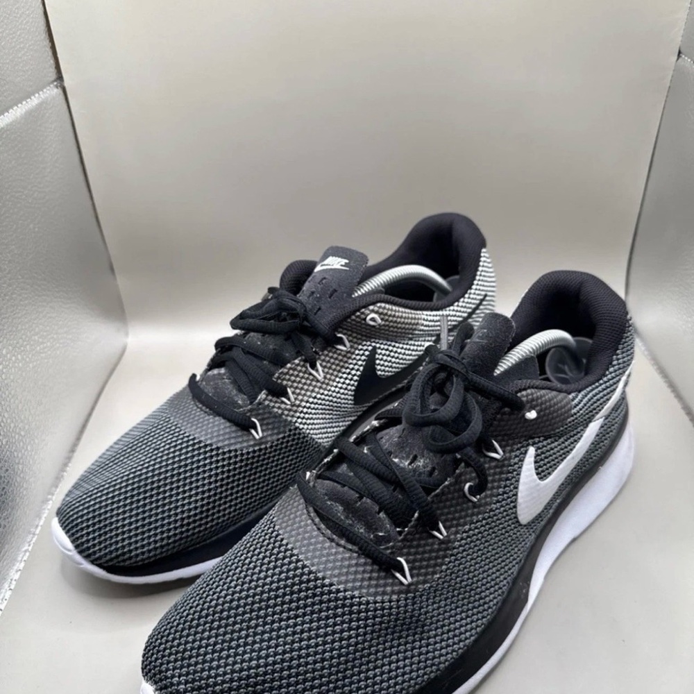 Nike Men's Black and Gray Sneakers
